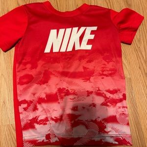 Nike Boys 4T shirt